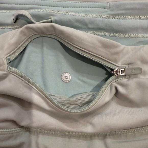 Women’s Size 12 Lululemon Speed Up 2.5 Active Lined Athletic Running Shorts - Picture 5 of 5